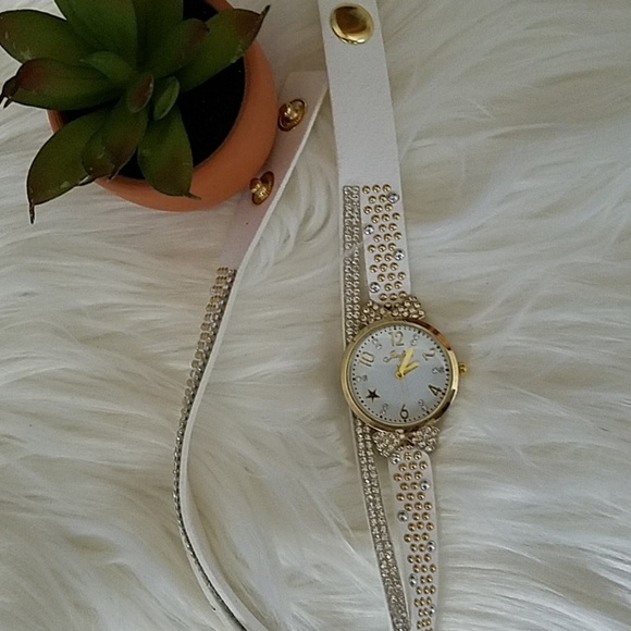 Accessories - PRETTY WRAP AROUND FASHION WATCH